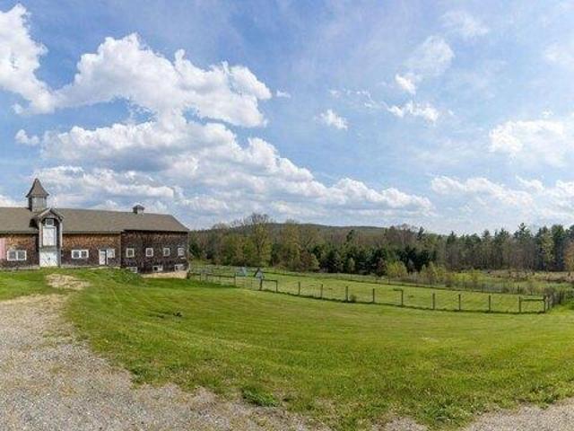 house New Marlborough MA ES105255602