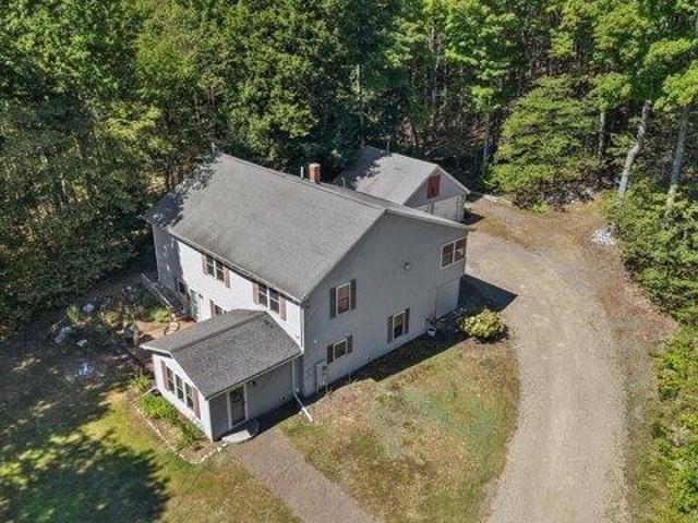 house Newburgh ME ES105814284
