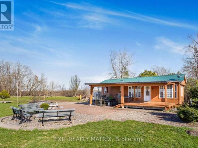 House North Glengarry ON 105345097