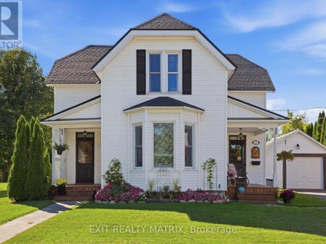 House North Glengarry ON 105683904