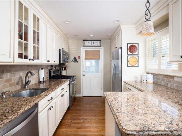 house Oceanside NY ES102952278