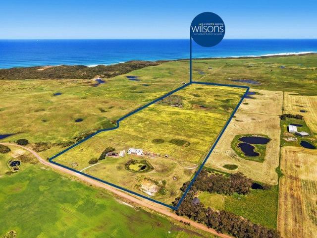 HOUSE ON 47 ACRES, COASTAL OUTLOOK AND EXCELLENT INFRASTRUCTURE