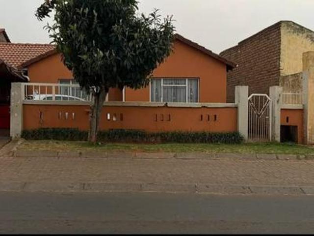 house on the market in vosloorus