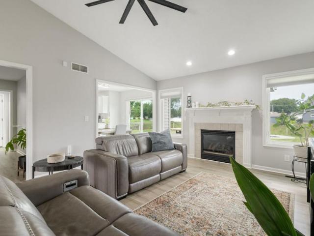 house Osceola IN DLS105282087
