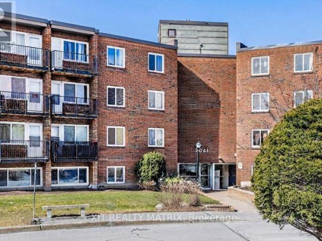 House Ottawa ON 104910323