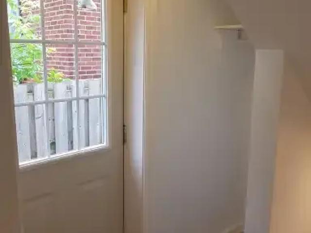 House Ottawa ON 105359710