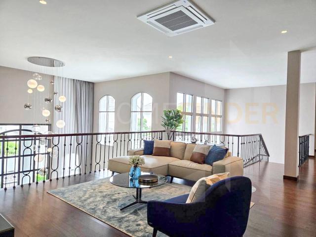 House Rama 9 Krungthep Kreetha 5 bedrooms, for sale