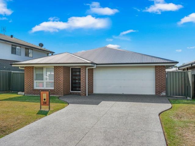 Awesome Family Home in Heritage Parc!