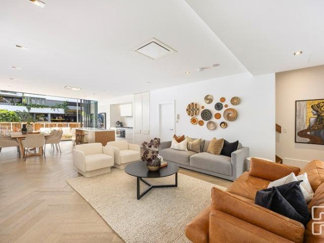 House Scale Prestige with Private Street Access | Newstead Series