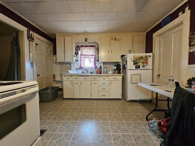 house Sanford ME ES105575872