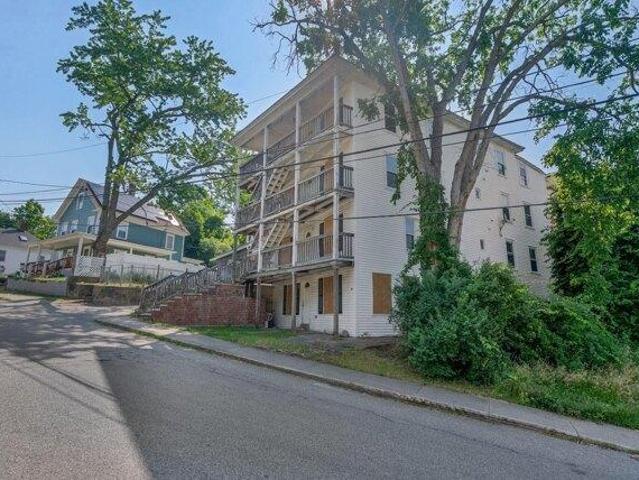 house Sanford ME ES105588791