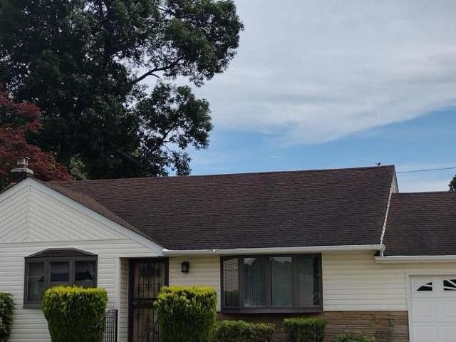 house Seaford NY DS104876512
