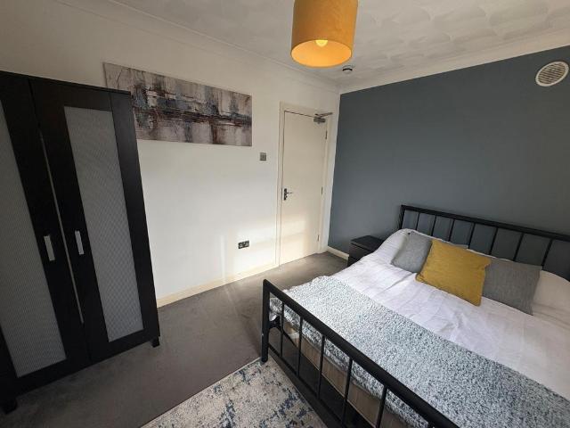 HOUSE SHARE Talbot Drive 1 bed in a house share to rent £625 pcm £144 pw