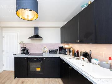 Worthing, West Sussex county, Sussex - Equipped kitchen