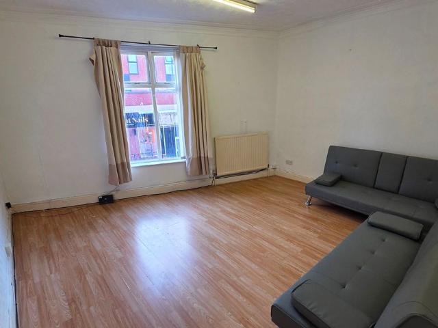 House Share Wilmslow Road, Manchester M14, 3 bed terraced house to rent, £550 pcm | PrimeLocation