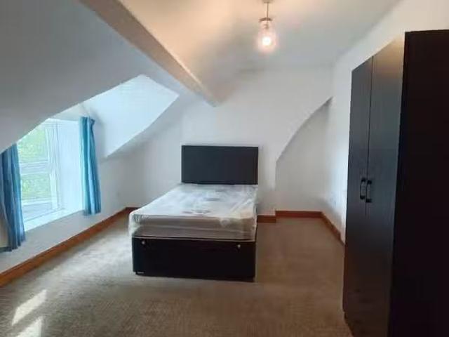 House share for rent in Pentrebane Street, Cardiff City, CF11