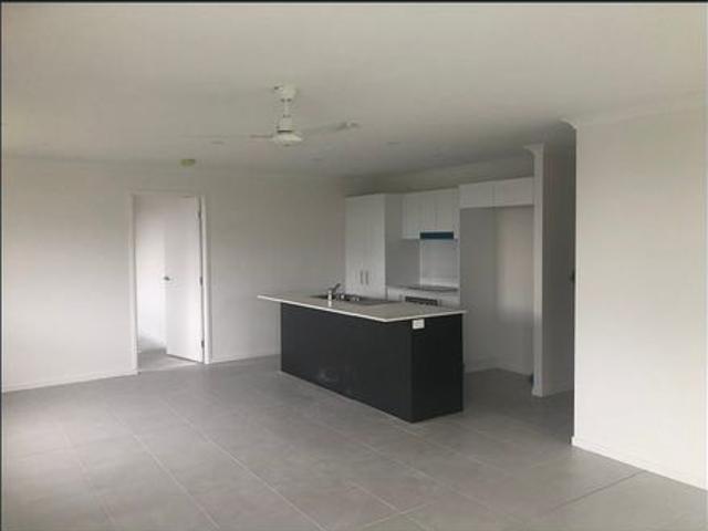 House size duplex in Landsborough