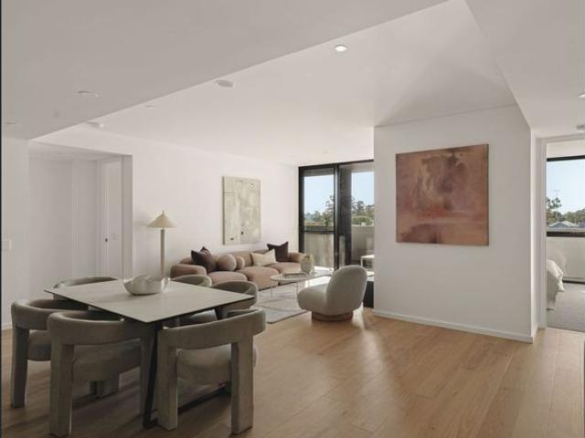 House Size Living. Apartment Ease