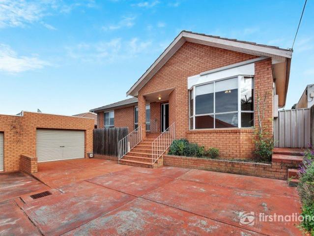 House Sized 3 Bed Unit Solid, Spacious & Secure