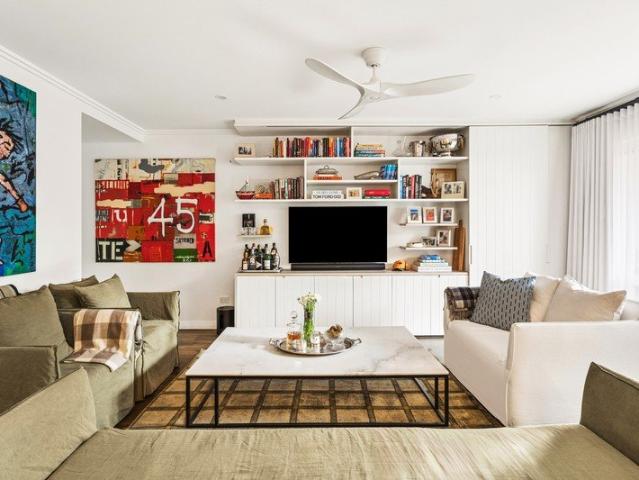 House Sized Designer Apartment With Exclusive Street Access
