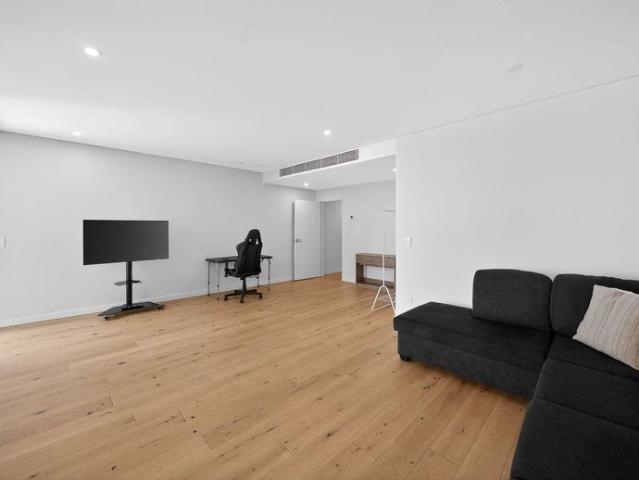 House Sized Furnished Apartment in the Heart of Bondi Beach