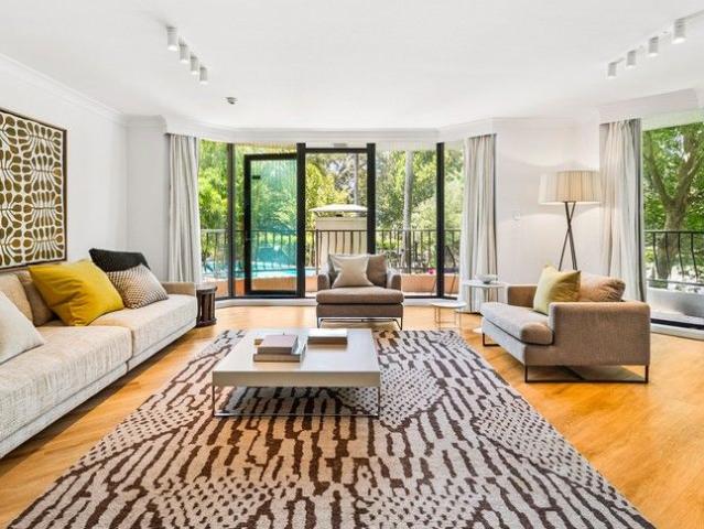 House sized harbourside living in the landmark `Bayswater'