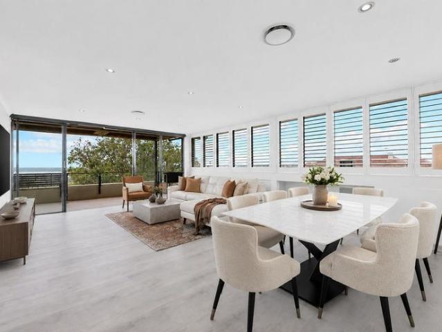 House Sized Luxury with Harbour Views & Exceptional Entertaining