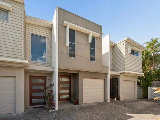 House sized proportions + private entertaining in a boutique Morningside setting