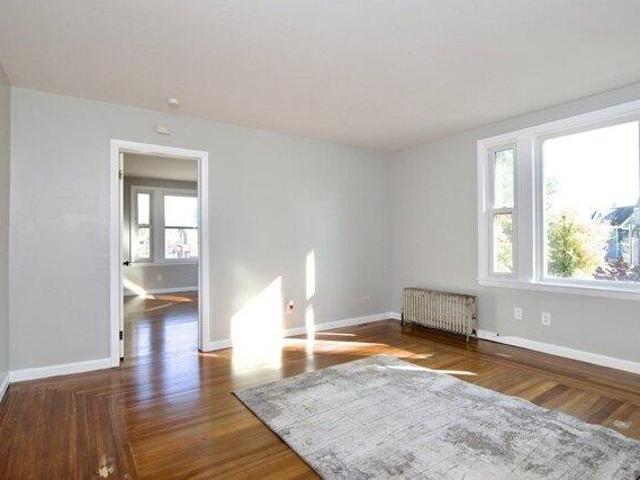 house Springfield MA ES105330864
