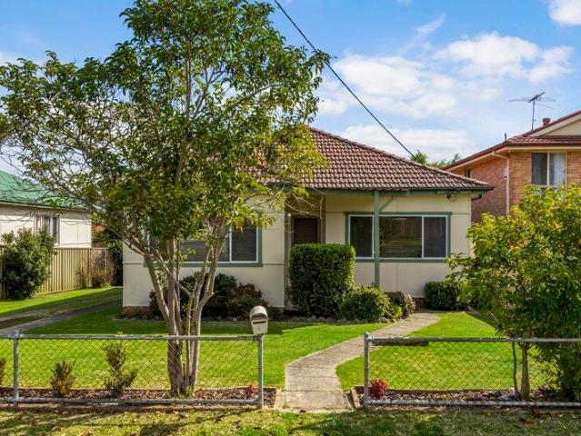 House & Studio Under 900m to Blacktown Station