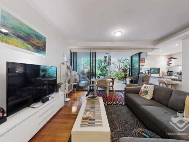 House Style Apartment with an Extraordinary Private Courtyard