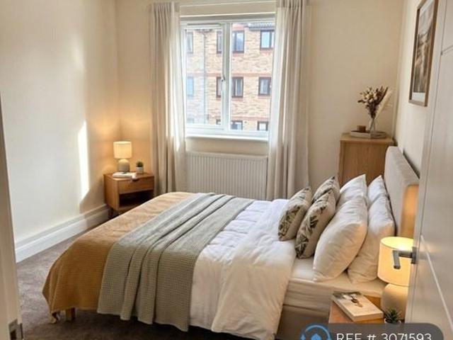 Howard Close, Waltham Abbey, EN9 2 bed flat to rent £1,500 pcm £346 pw