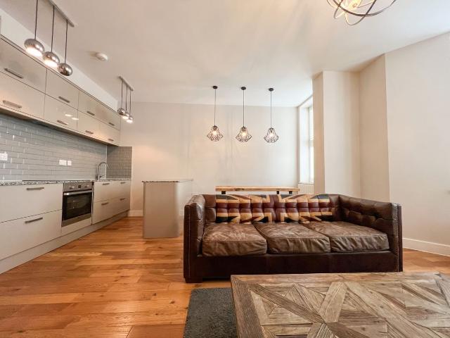 Howard Gardens, City Centre CF24, 2 bed maisonette to rent, £1,350 pcm | PrimeLocation