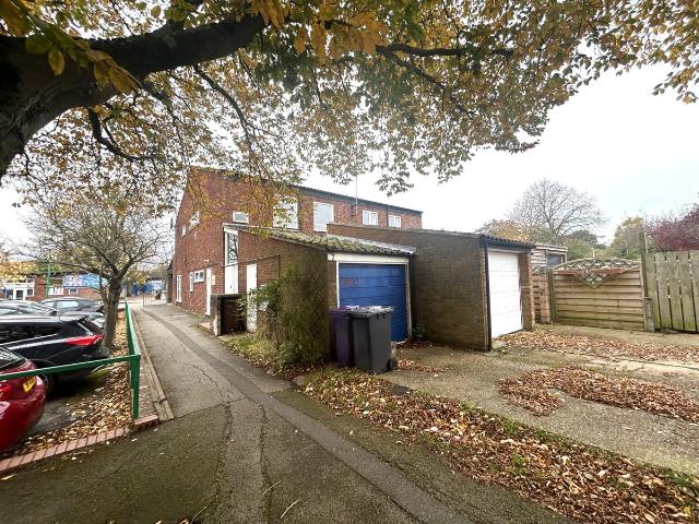 Howard Drive, Letchworth Garden City SG6, 2 bed maisonette to rent, £1,395 pcm | PrimeLocation