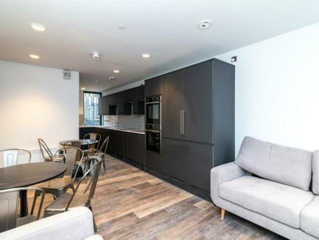 Howard Street, Nottingham. 4 bed flat to rent £2,426 pcm £560 pw