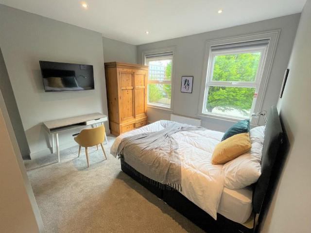 Howard Street, Reading 1 bed in a house share to rent £1,025 pcm £237 pw