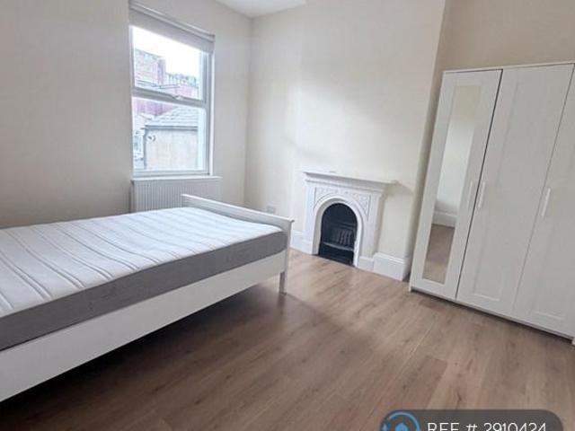 Howard Road, London, NW2 4 bed terraced house to rent £3,500 pcm £808 pw