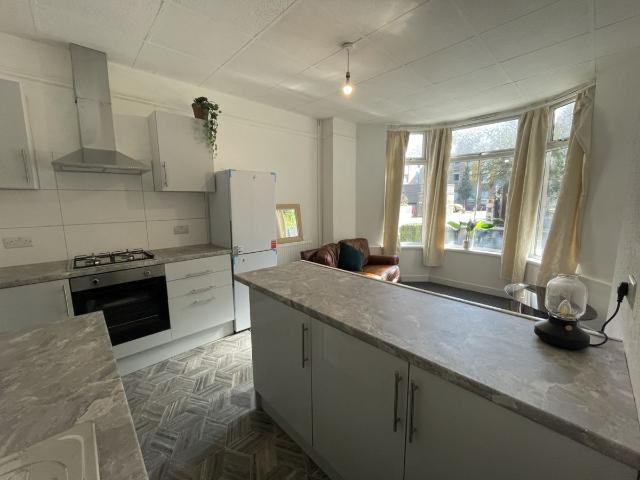 Howard Terrace, Roath CF24, 1 bed flat to rent, £750 pcm | PrimeLocation