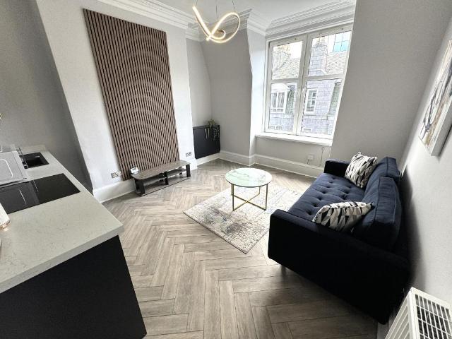 Howburn Place, City Centre, Aberdeen. 1 bed flat to rent £675 pcm £156 pw