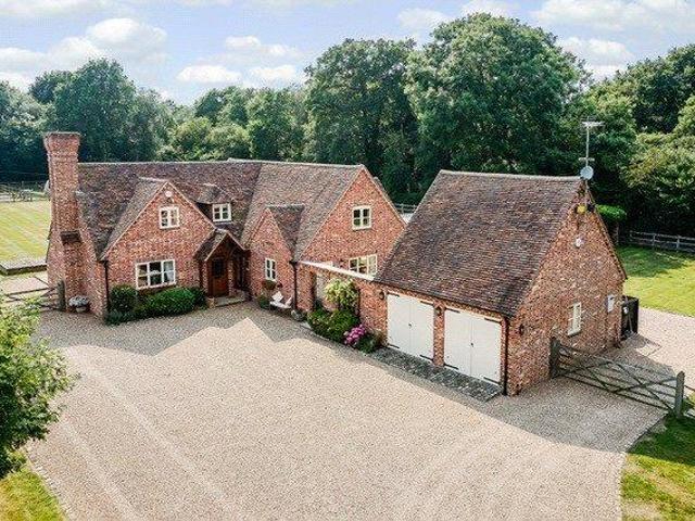 Howe Lane, Binfield, Berkshire, RG42 4 bed detached house to rent £8,500 pcm £1,962 pw