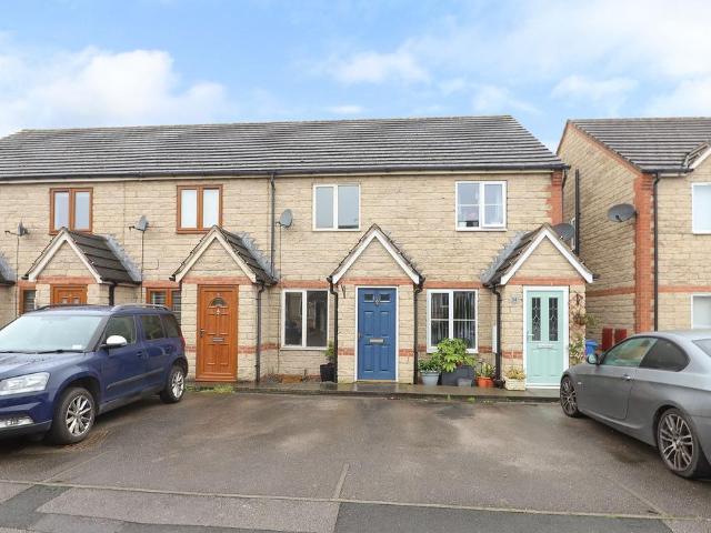 Howells Place, Chesterfield S43 2 bed townhouse to rent £800 pcm £185 pw