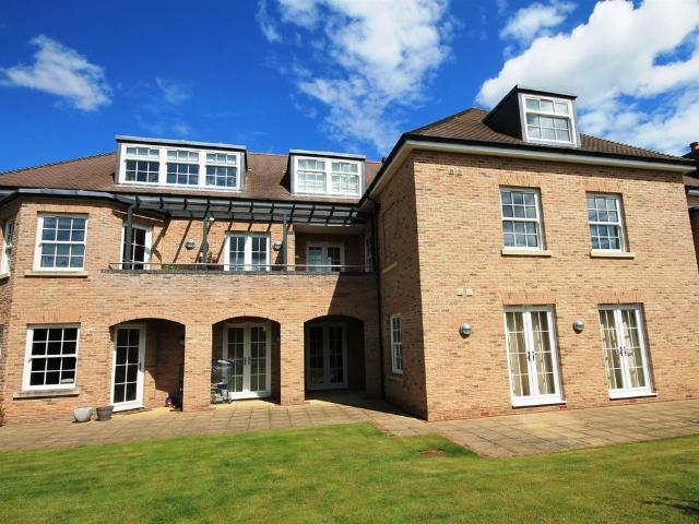 Howes Court, Huntingdon Road, Cambridge CB3, 1 bed flat to rent, £1,500 pcm | PrimeLocation