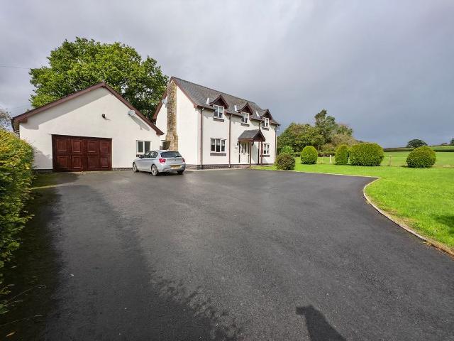 Howey, Llandrindod Wells LD1, 4 bed detached house to rent, £1,250 pcm | PrimeLocation