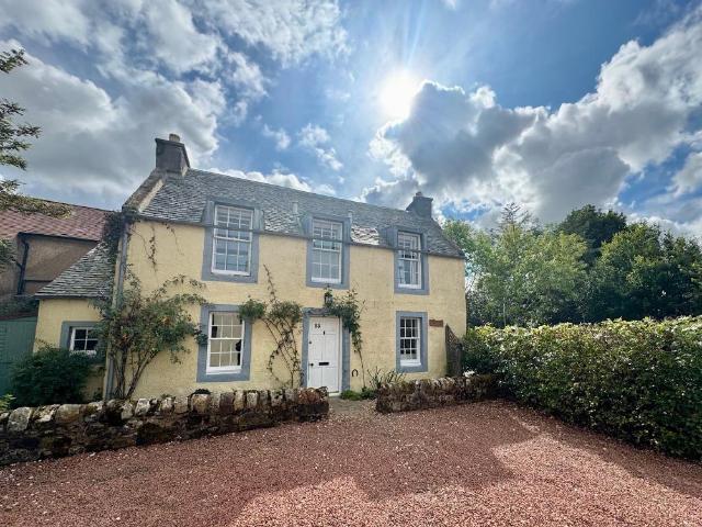 Howgate, Midlothian EH26 2 bed cottage to rent £1,100 pcm £254 pw