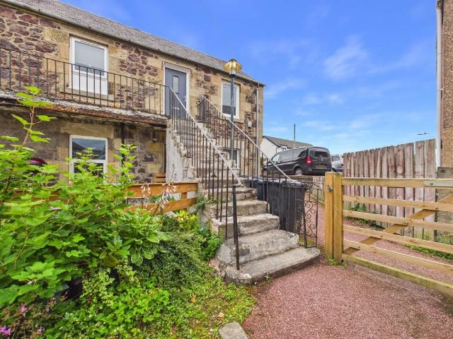 Howieson Square, Biggar ML12, 1 bed flat to rent, £525 pcm | PrimeLocation