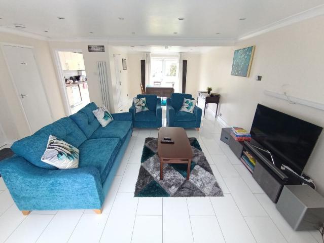Howletts Lane, Ruislip HA4, 4 bed detached house to rent, £2,950 pcm | PrimeLocation