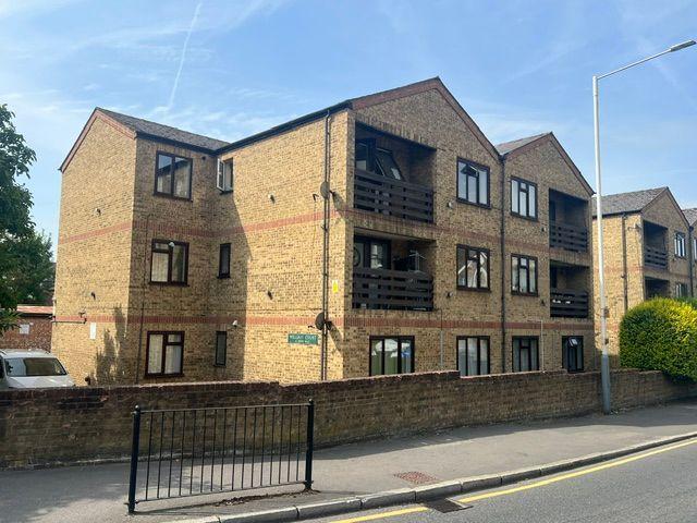 Hows Road, Uxbridge UB8, 1 bed flat to rent, £1,400 pcm | PrimeLocation