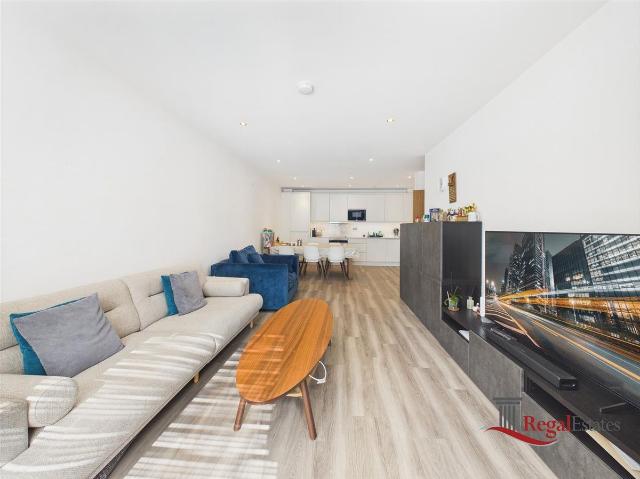Hoy Close, Colindale, London NW9, 2 bed flat to rent, £2,245 pcm | PrimeLocation