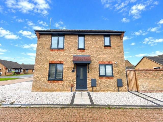 Hoylake Drive, Peterborough 3 bed detached house to rent £1,350 pcm £312 pw