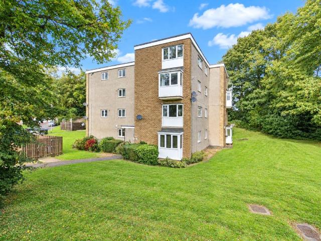 Hoyle Court Road, Baildon, Shipley, West Yorkshire BD17, 3 bed flat to rent, £875 pcm | PrimeLocation